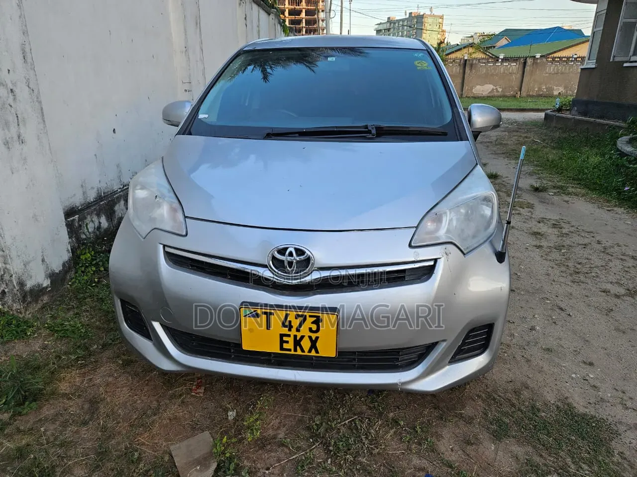 Toyota Ractis 2012 Silver