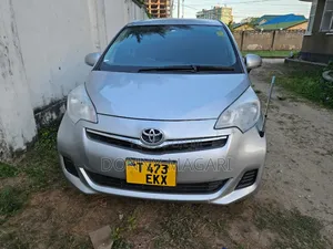 Toyota Ractis 2012 Silver