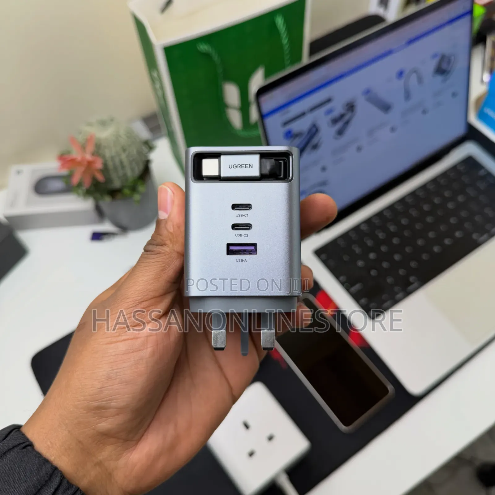 Ugreen Nexode 100w Charger With Retractable USB-C Cable