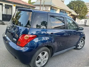 Toyota IST 2004 Blue