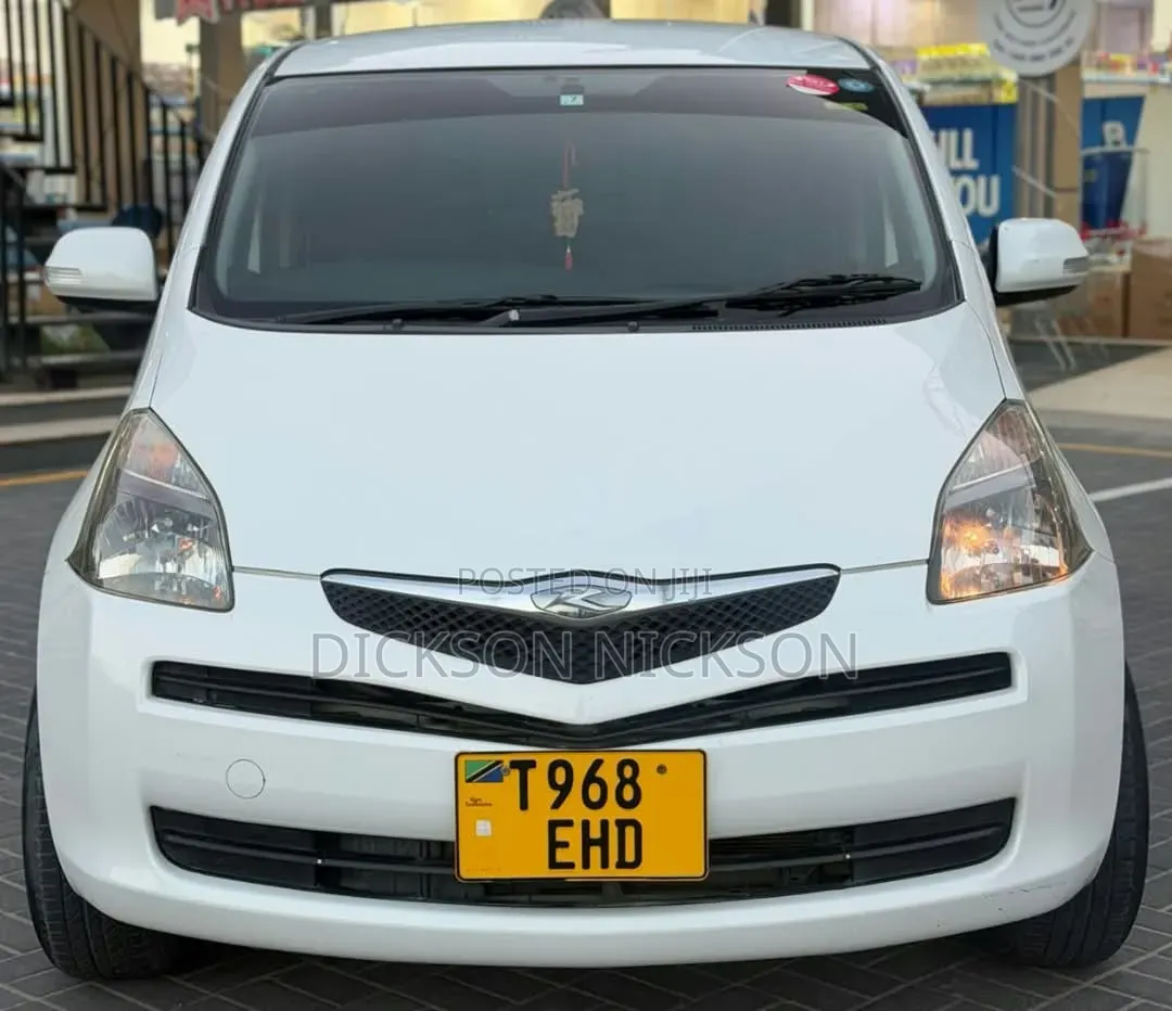 Toyota Ractis 1.3 FWD 2007 White