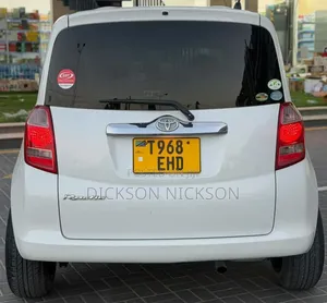 Toyota Ractis 1.3 FWD 2007 White