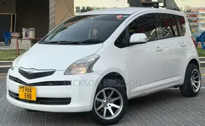 Toyota Ractis 1.3 FWD 2007 White
