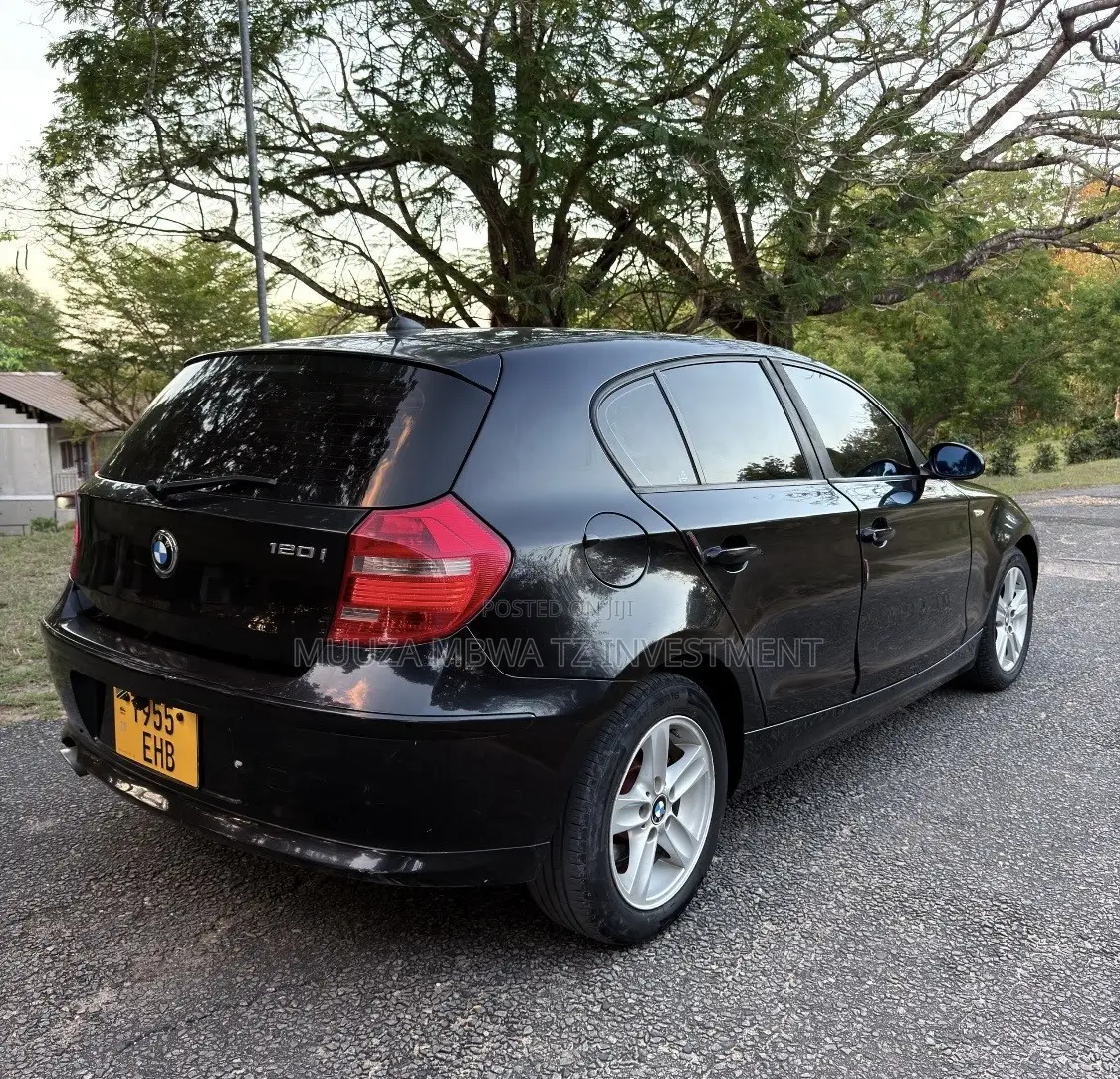 BMW 1 Series 2010 Black