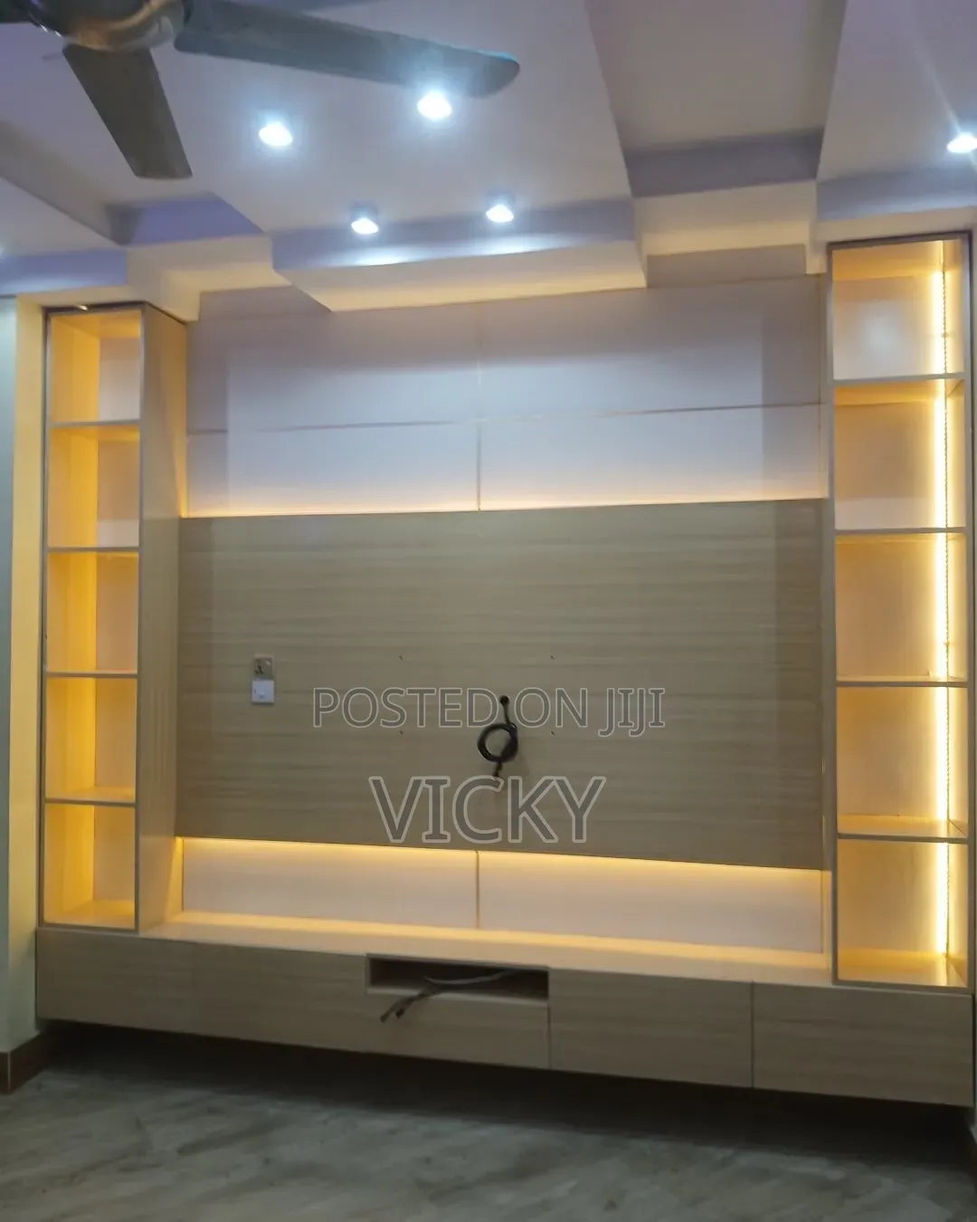 Luxury TV Unit Wall Kwa 1.8m Na Kuendelea