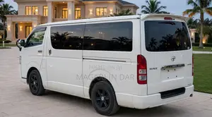 Toyota HiAce 2011 White