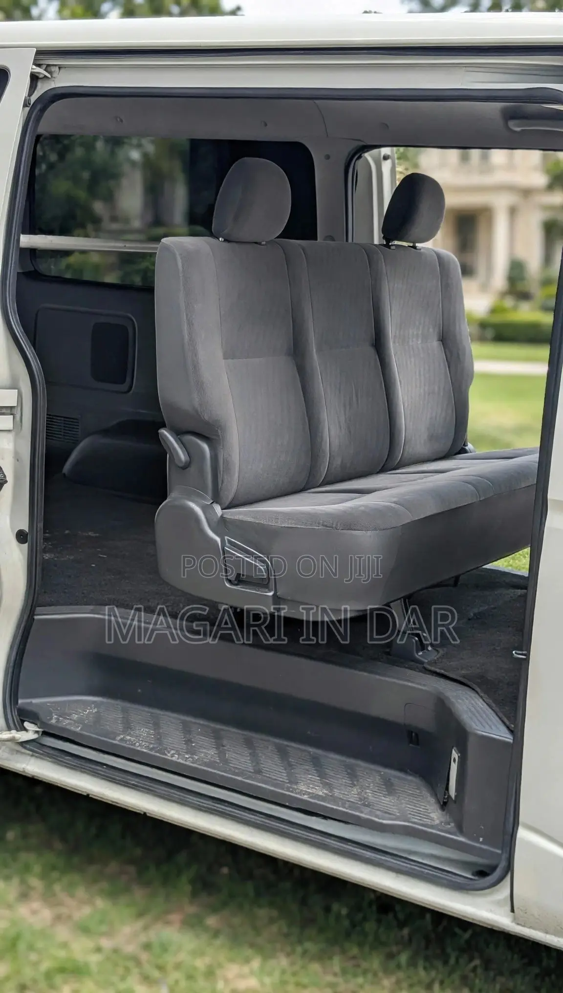 Toyota HiAce 2011 White