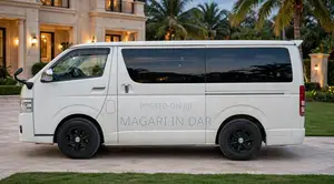 Toyota HiAce 2011 White
