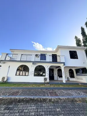 14 Bedrooms Office House for Rent – Masaki