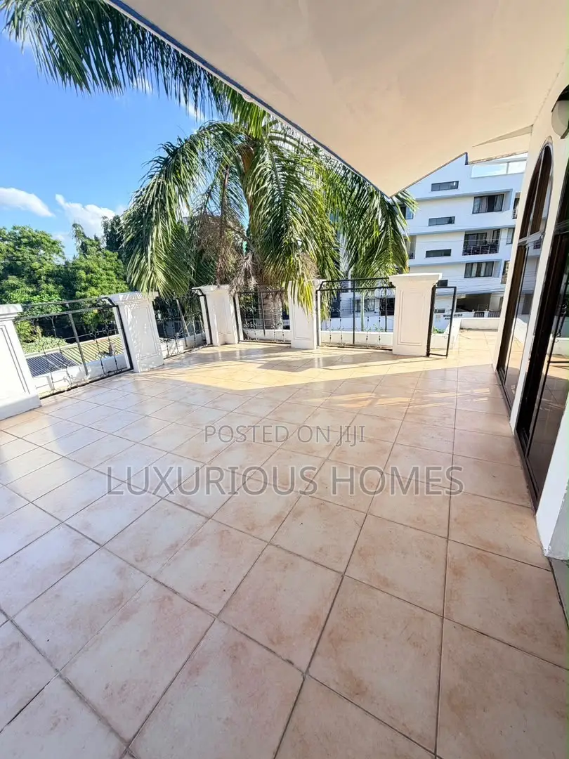 14 Bedrooms Office House for Rent – Masaki