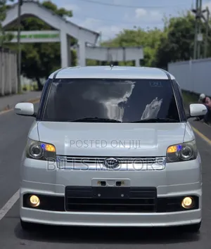 Toyota Corolla Rumion Hatchback 1.5 FWD 2009 White