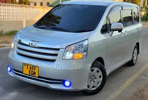 Toyota Noah 2008 Silver
