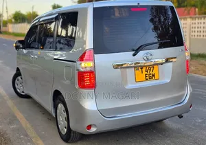 Toyota Noah 2008 Silver