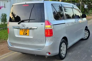 Toyota Noah 2008 Silver