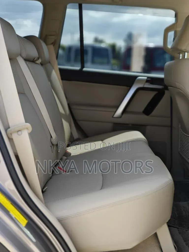 Toyota Land Cruiser Prado 2023 Gray
