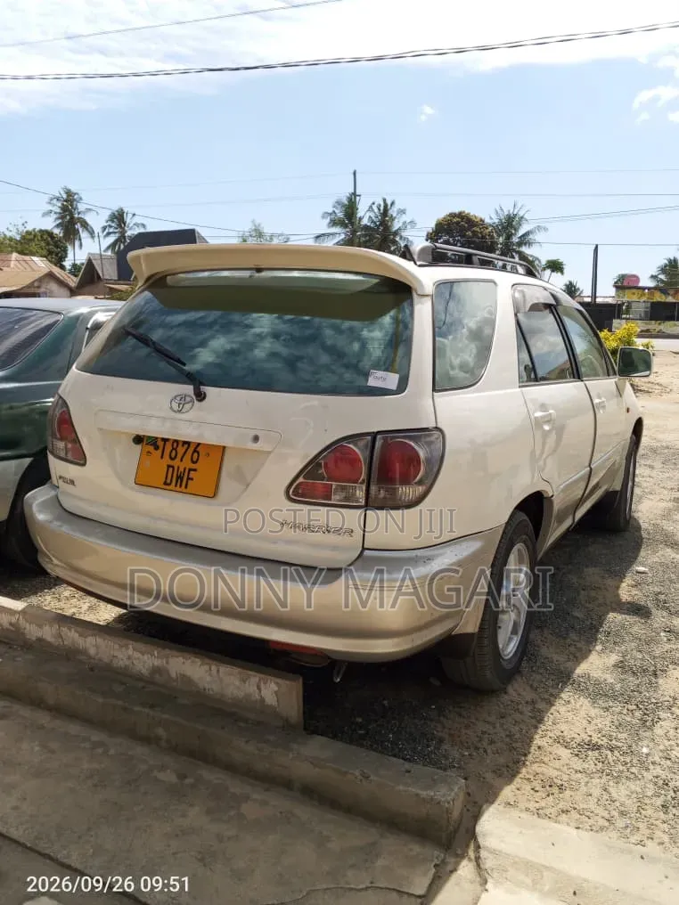 Toyota Harrier 2001 White