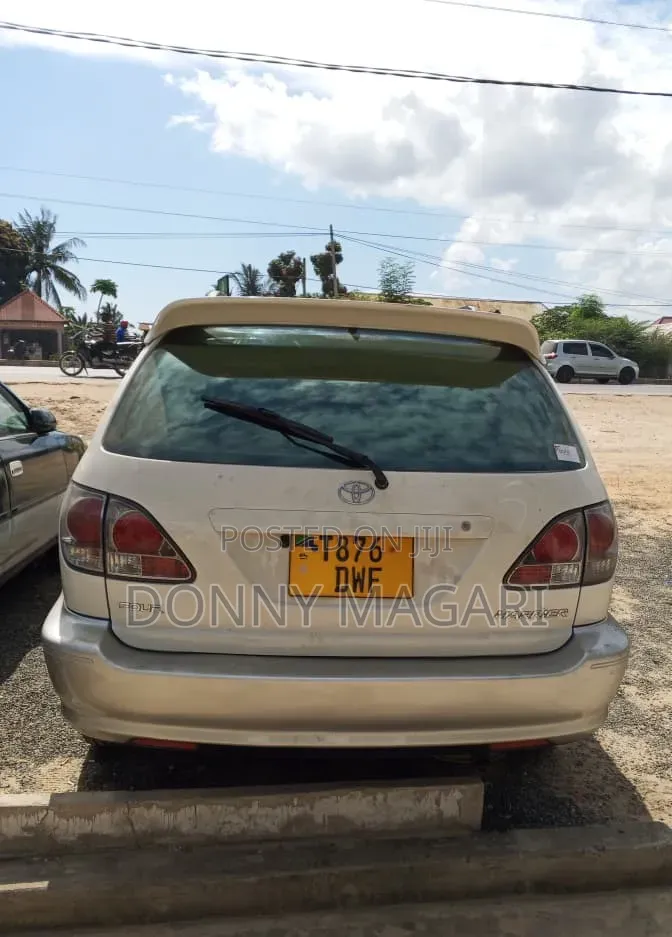 Toyota Harrier 2001 White