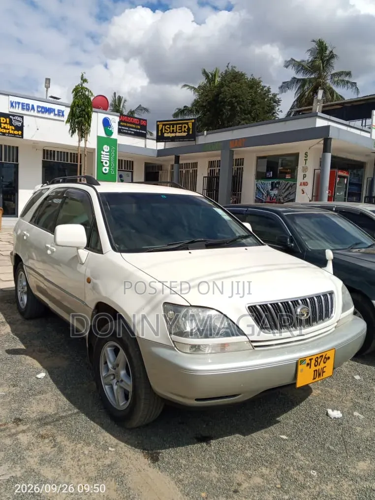 Toyota Harrier 2001 White
