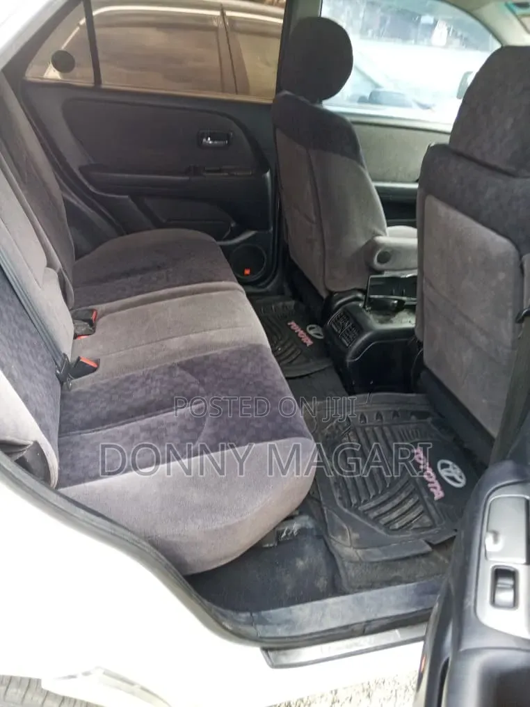 Toyota Harrier 2001 White