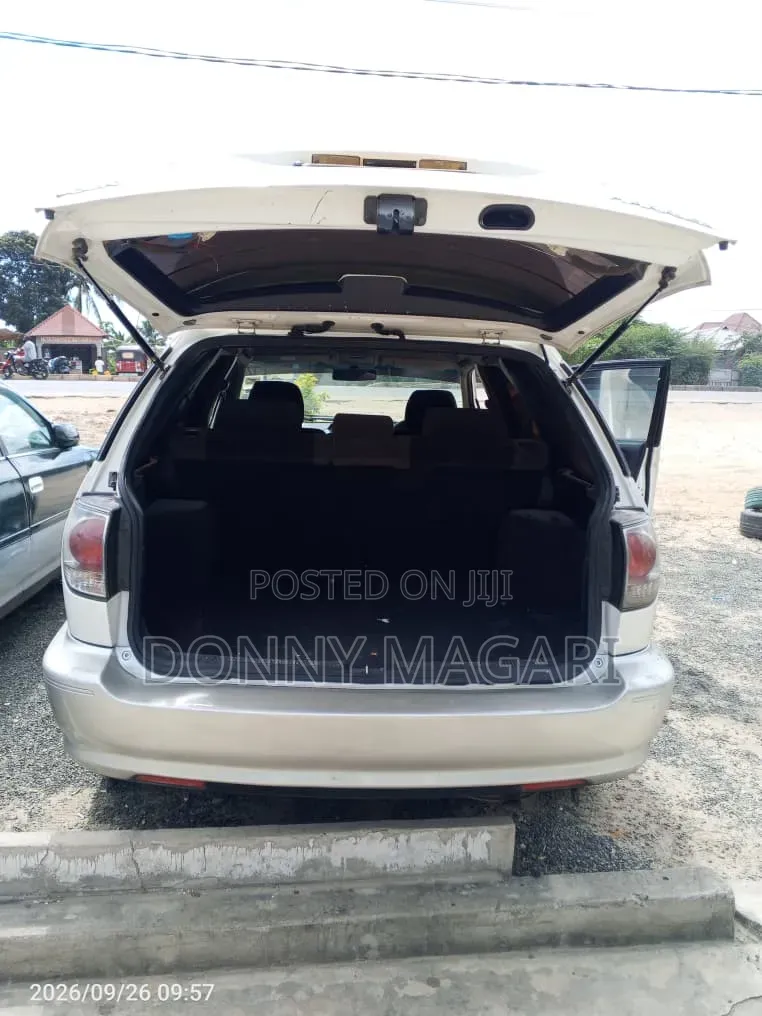 Toyota Harrier 2001 White