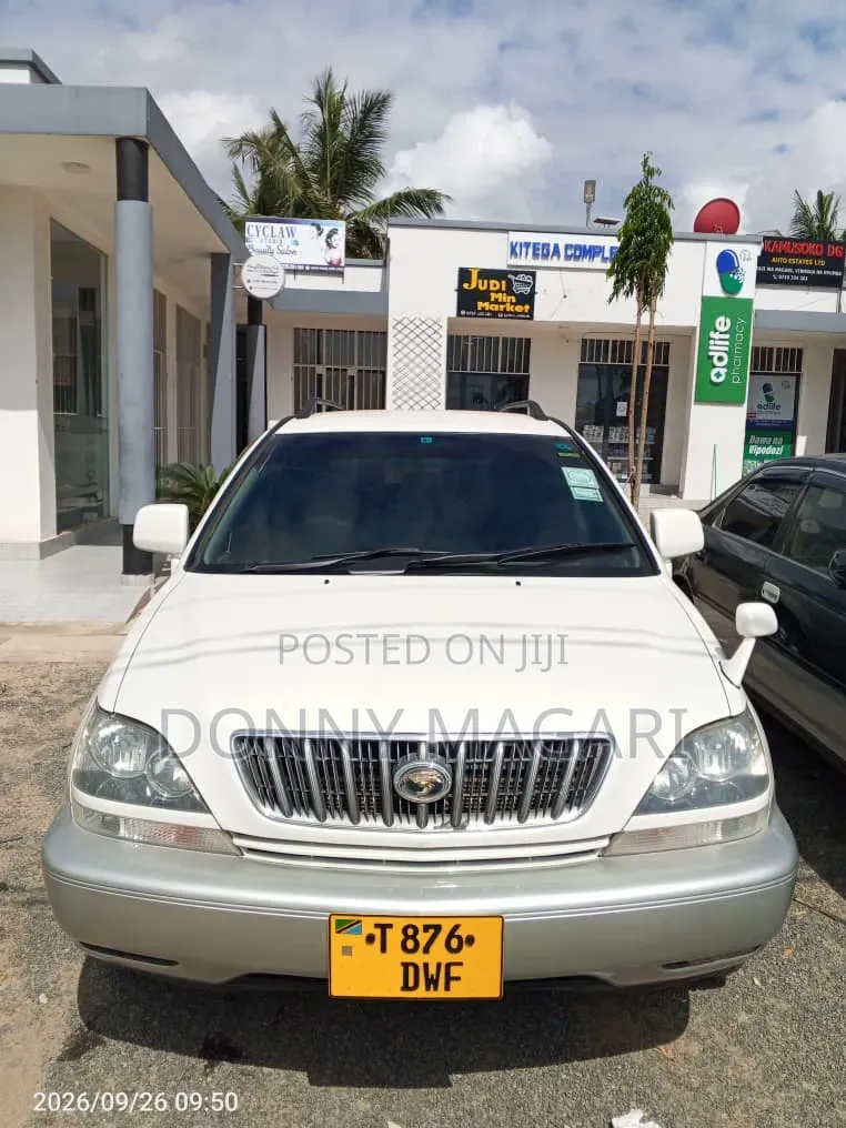 Toyota Harrier 2001 White