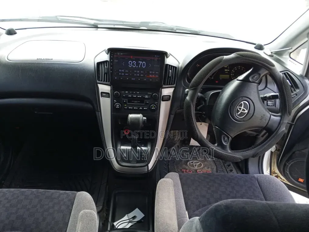 Toyota Harrier 2001 White