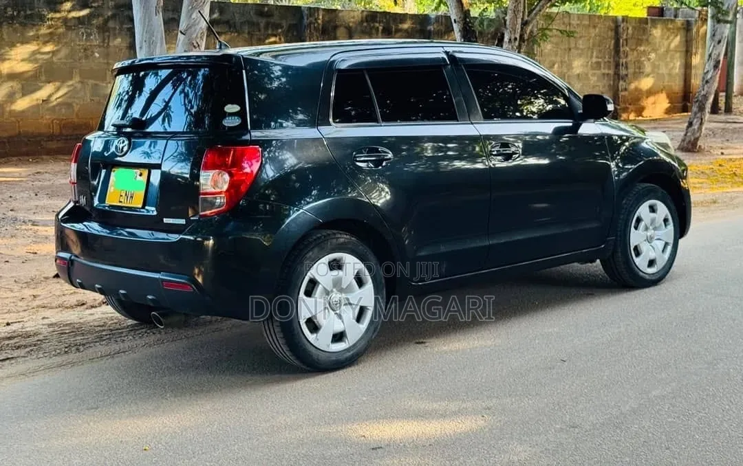 Toyota IST 2012 Black