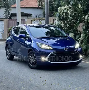 Toyota Aqua 2024 Blue