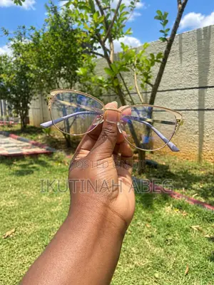 Miwani Ya Urembo Na Frame Za Miwani Ya Macho