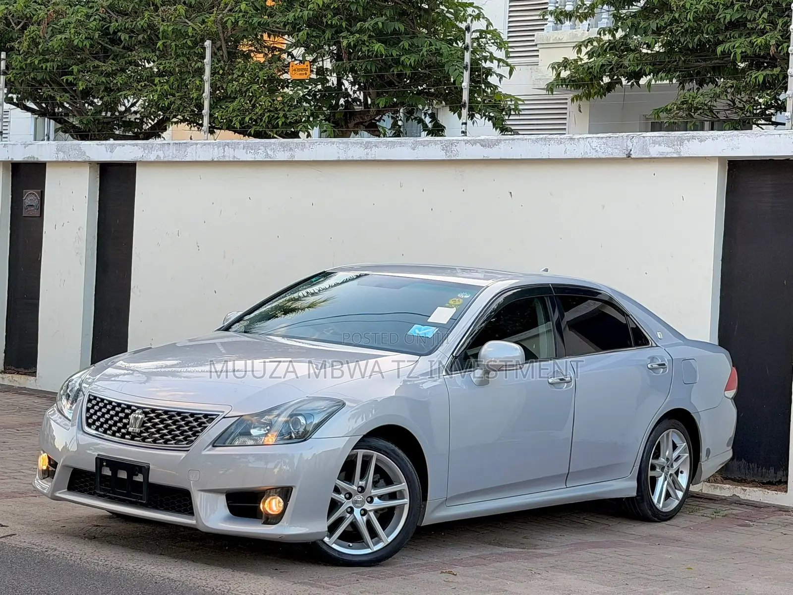 Toyota Crown 2011 Silver