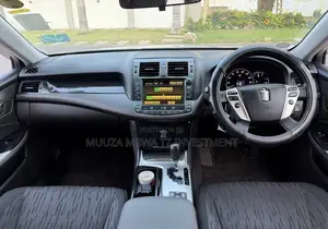 Toyota Crown 2011 Silver