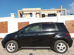 Toyota IST 2005 Silver