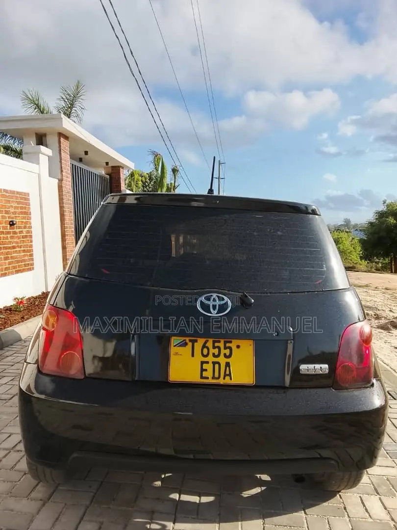 Toyota IST 2005 Silver