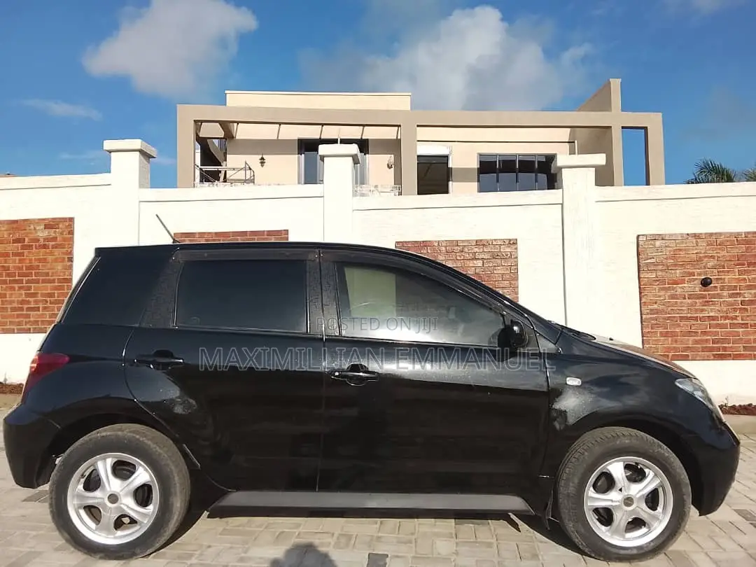 Toyota IST 2005 Silver