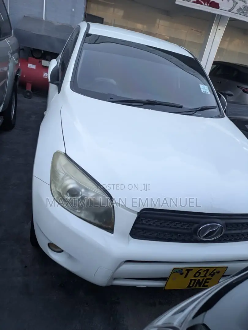 Toyota RAV4 2005 White