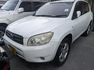 Toyota RAV4 2005 White