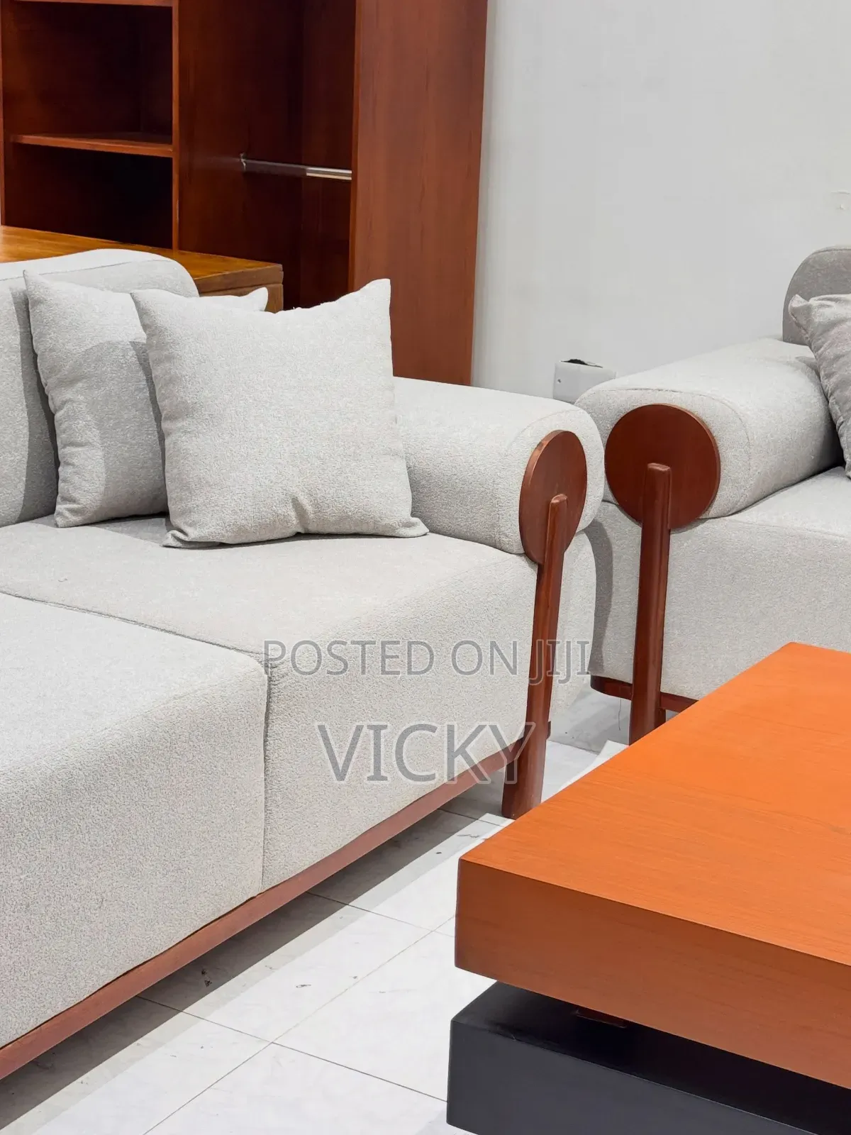 Sofa Very Expensive Kwa 1.2m