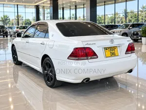 Toyota Crown 2006 White