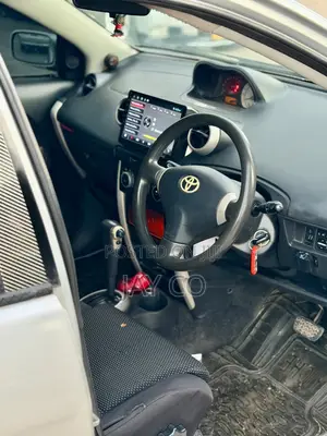 Toyota IST 2004 Silver
