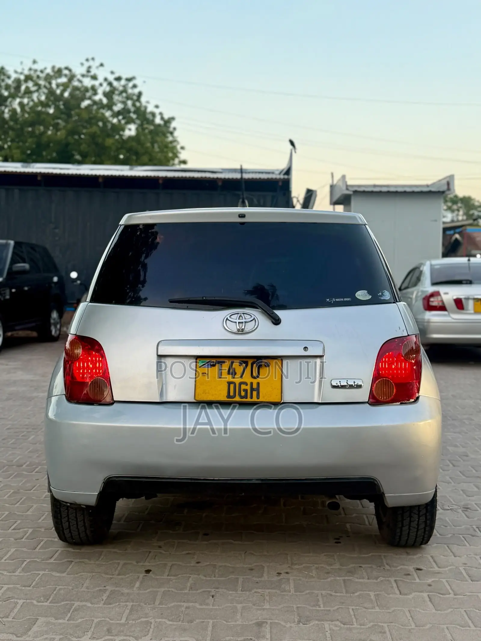 Toyota IST 2004 Silver