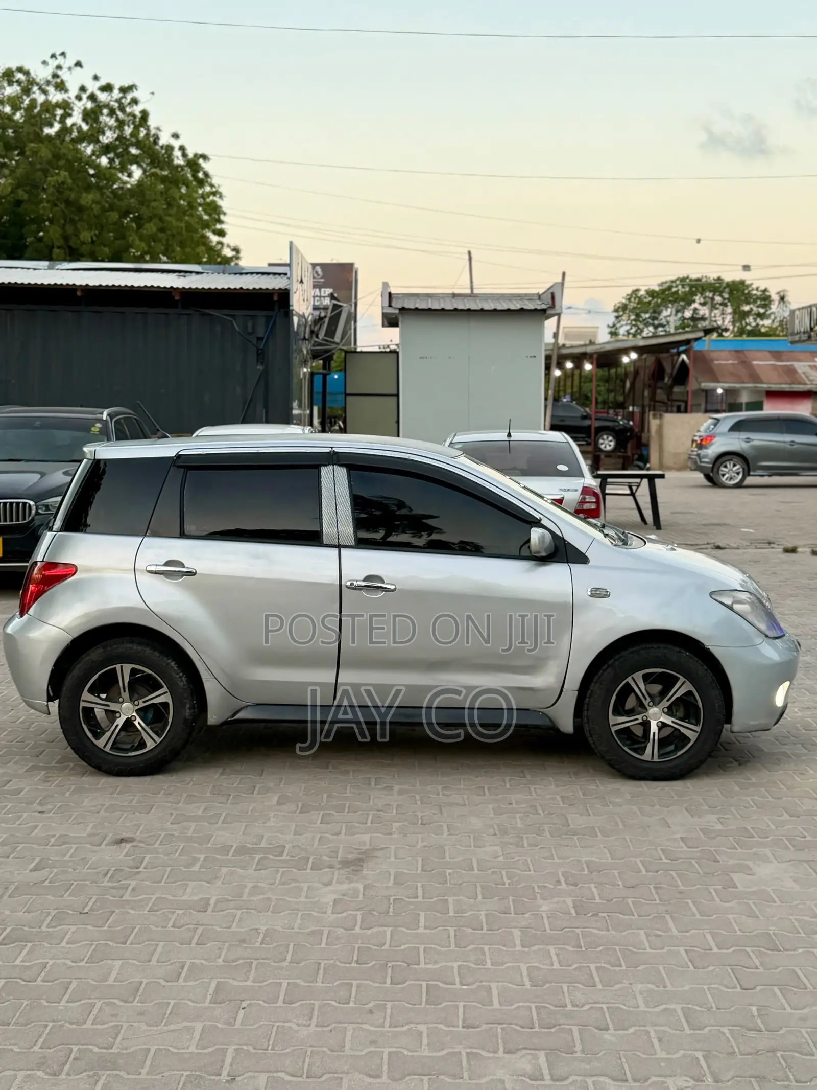 Toyota IST 2004 Silver