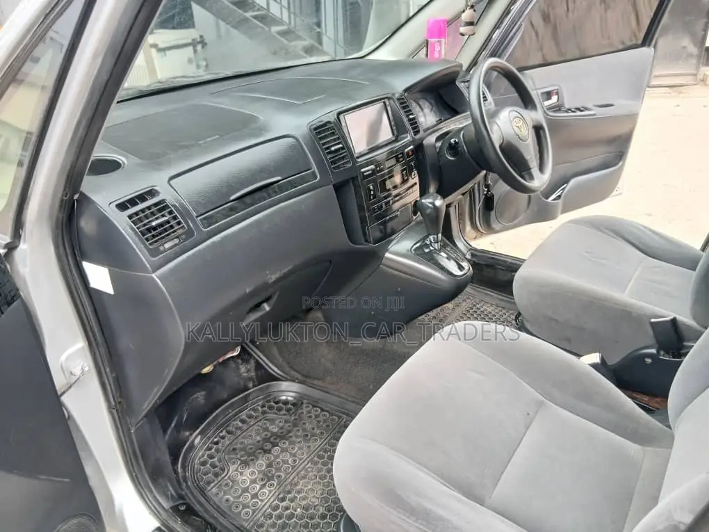 Toyota Corolla Spacio 2003 Silver