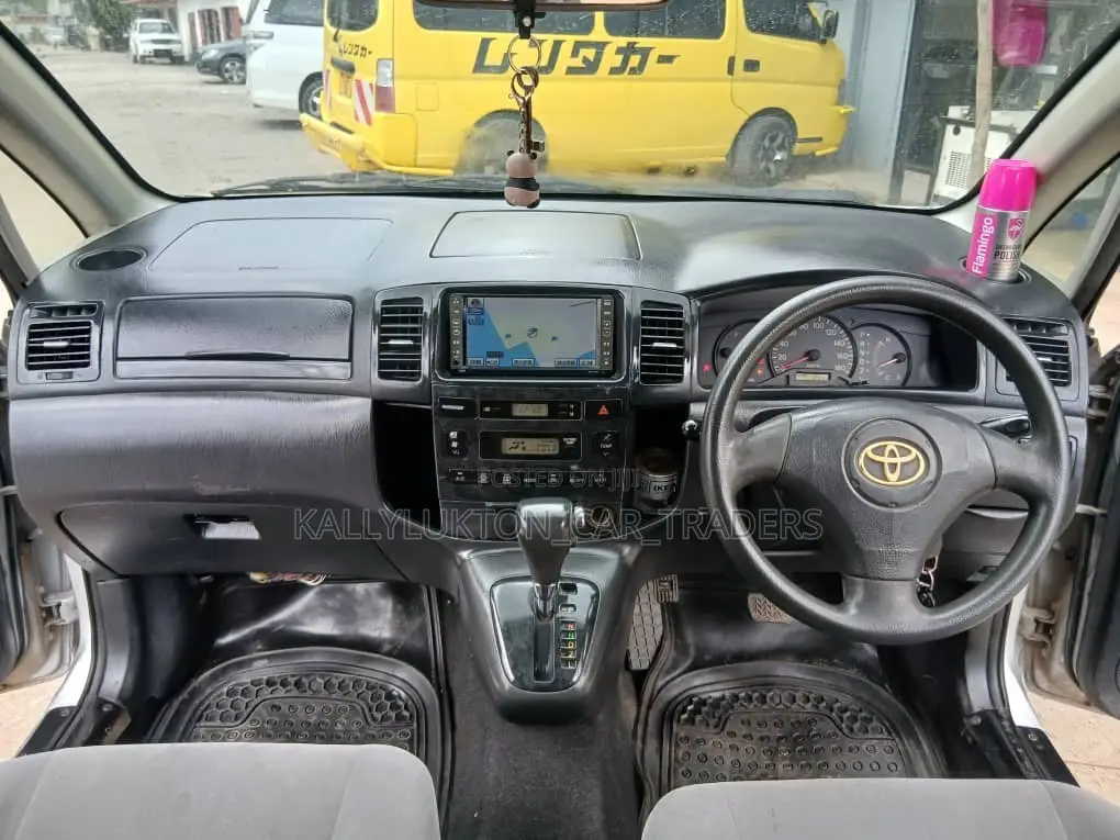Toyota Corolla Spacio 2003 Silver