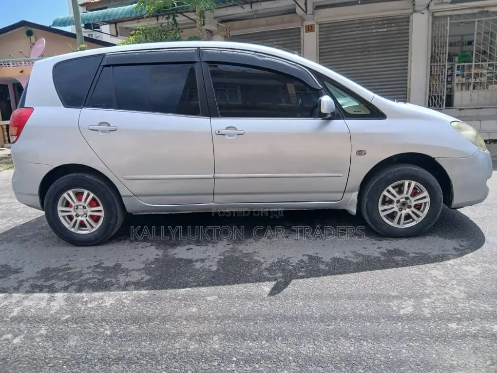 Toyota Corolla Spacio 2003 Silver