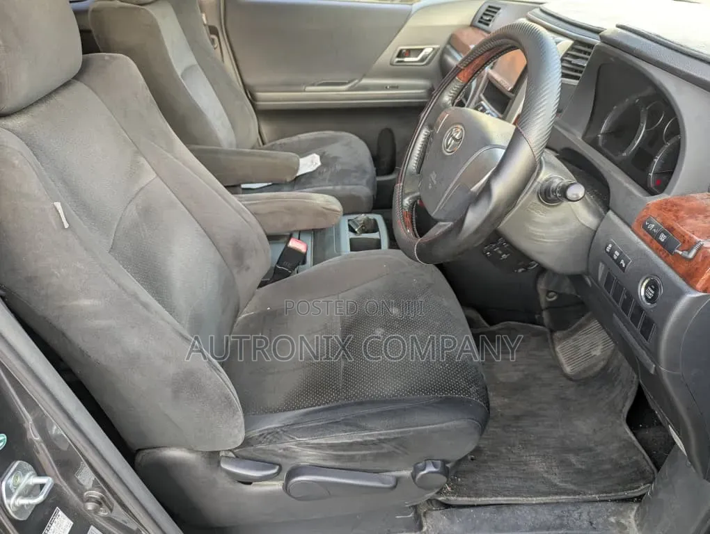 Toyota Vellfire 2009 Gray