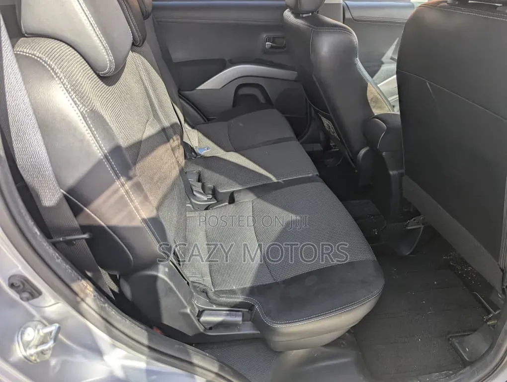 Mitsubishi Outlander 2012 Silver