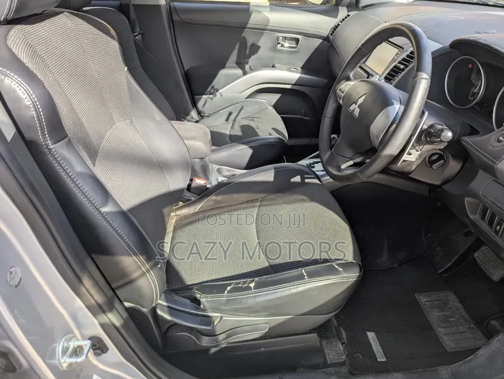 Mitsubishi Outlander 2012 Silver