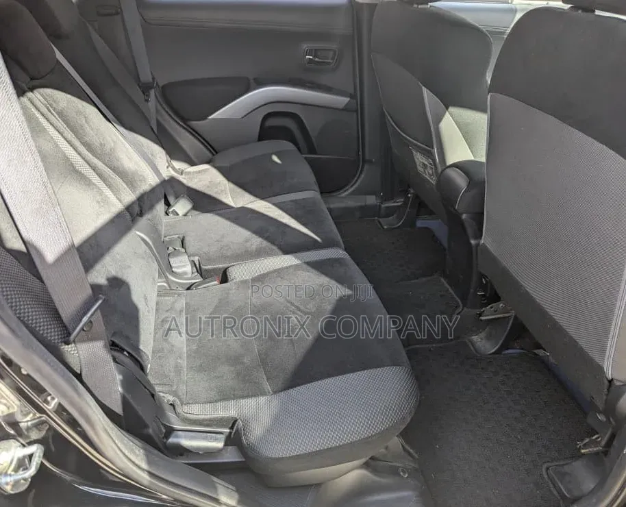 Mitsubishi Outlander 2012 Black