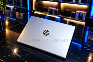 New Laptop HP 15-fd1020ns 8GB Intel Core i3 SSD 512GB