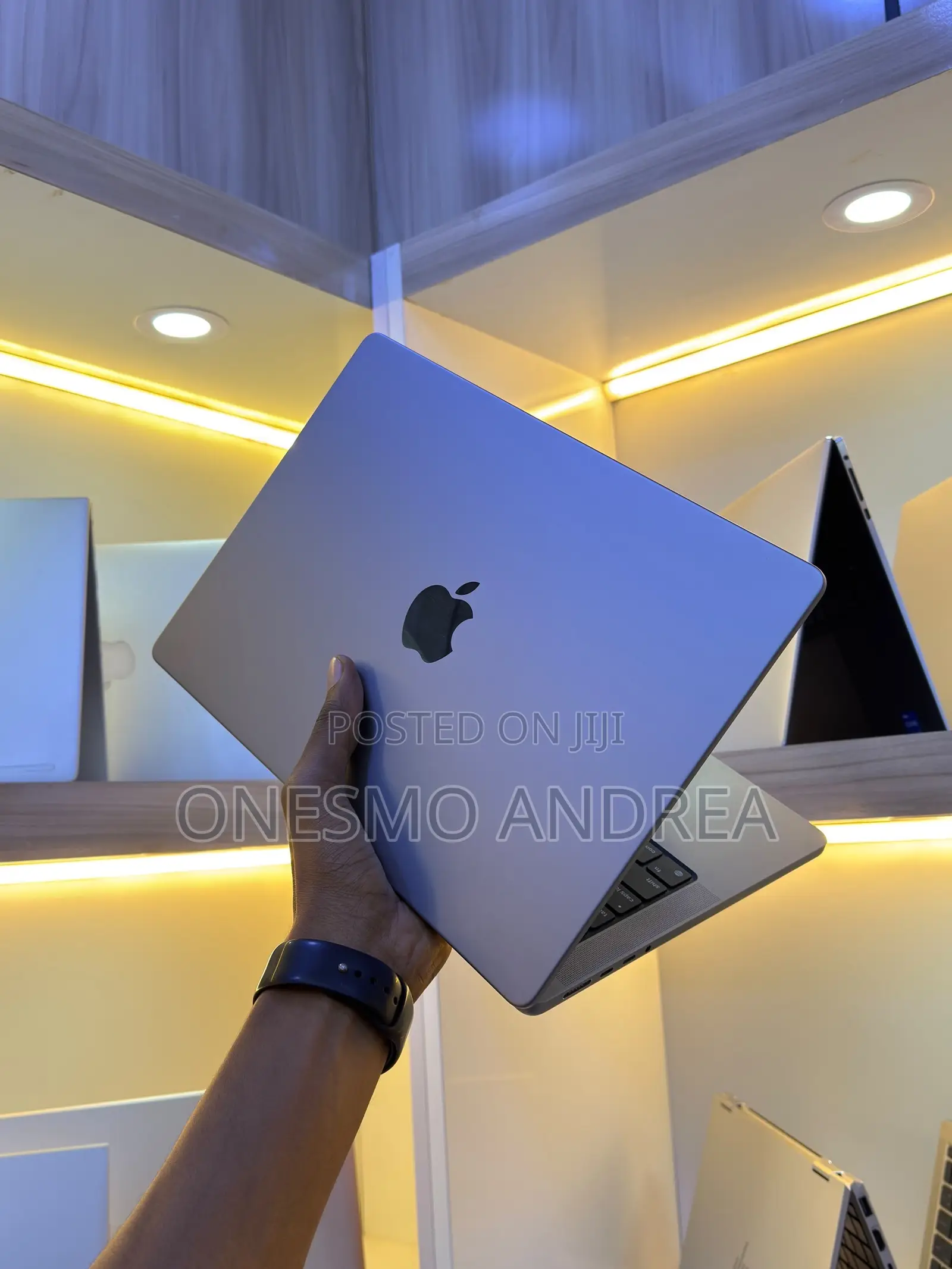 Laptop Apple MacBook Pro 2021 M1 16GB Apple M1 Pro SSD 512GB